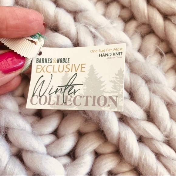 Hand Knit Warm Neck Collar from Barnes and Nobles - Picture 2 of 4